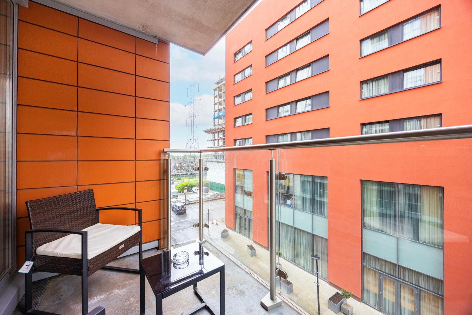 Austin David Executive Excel Apartment London