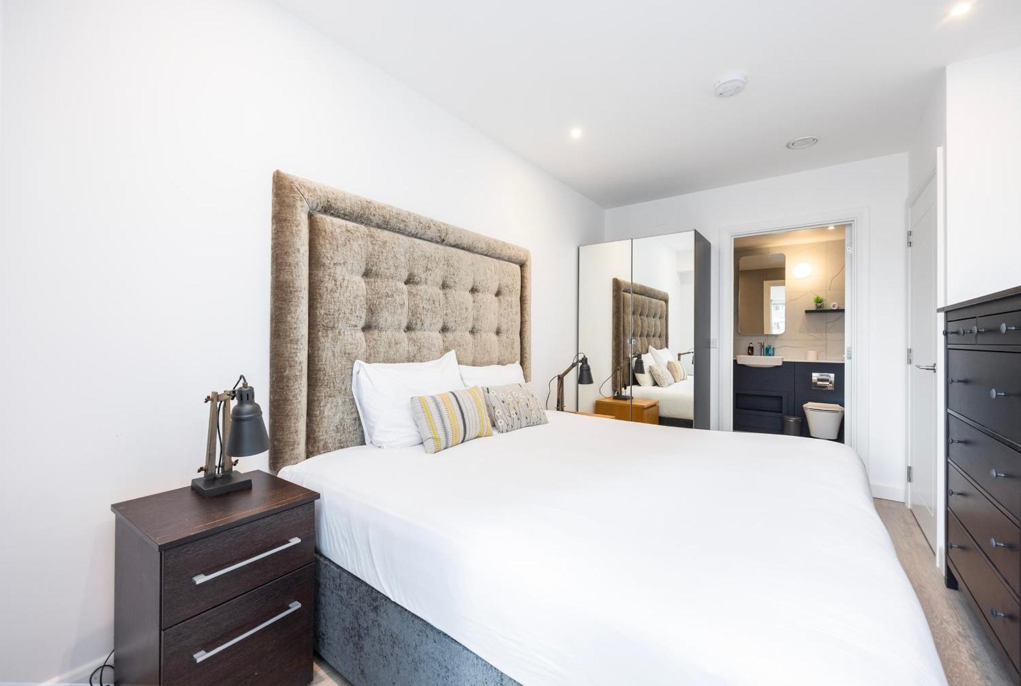 Austin David Executive Excel Apartament Londra